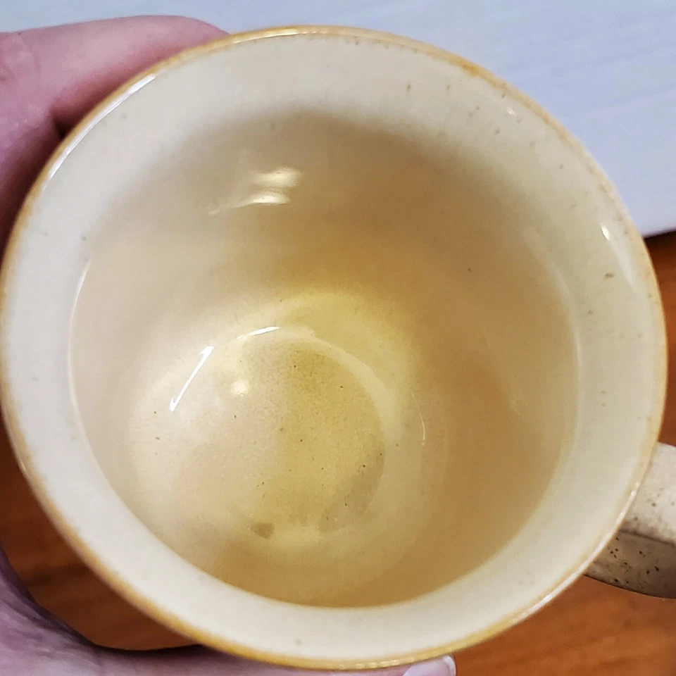 2 tazas Denby CHORUS tazas vintage gres fino moteado beige cerámica difícil de encontrar usadas en excelente estado Foto 3 de 4