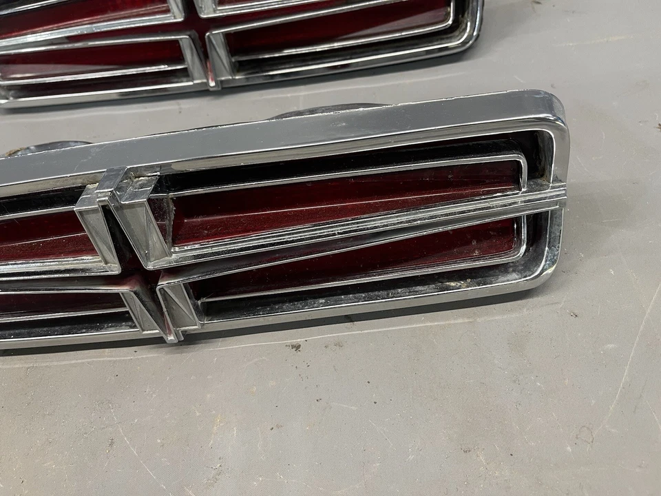 Oldsmobile Starfire Jetstar 1964 maletero luz trasera lámpara trasera lente Foto 3 de 4