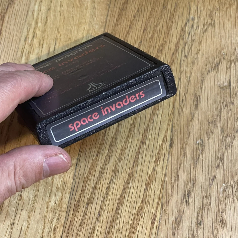 Space Invaders Atari 2600 Cartridge CX-2632 Game and Manual - Image 2 of 4