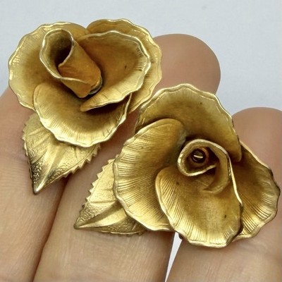 Vtg Victorian Revival Matte Goldtone Rose Bloom Statement Huggie Earrings Clip