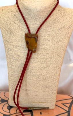 Men's Bolo Tie. Mookite (Australian Jasper From Mooka Creek). EUC   B-12