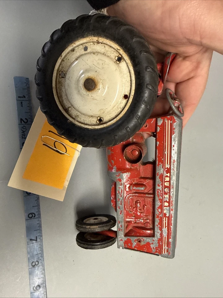 Tractor de juguete a escala real vintage bien querido pintura original BO19 Foto 4 de 4