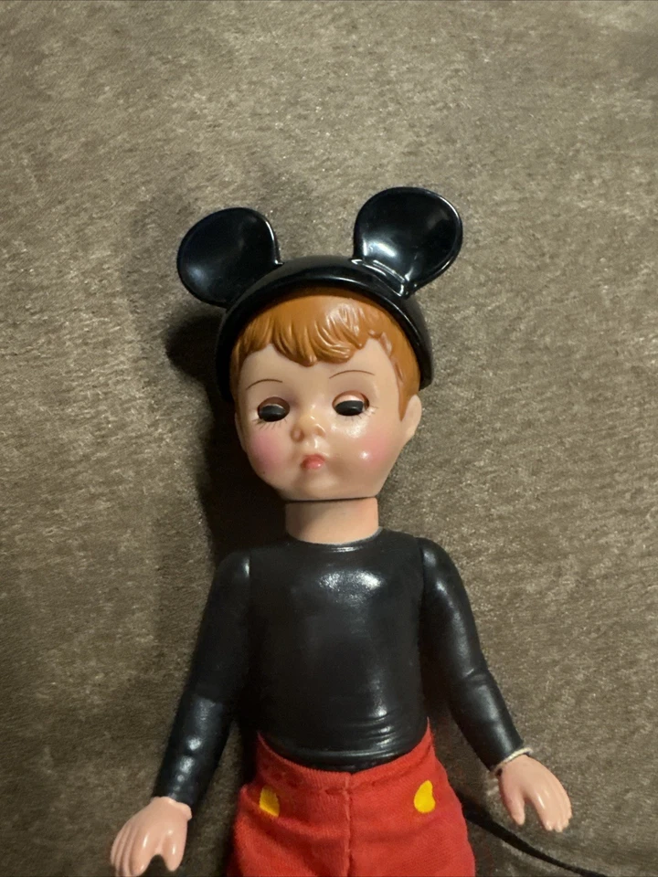Boneca de brinquedo Madame Alexander McDonalds Happy Meal Disney Mickey Mouse Boy 2004 - Imagem 2 de 3