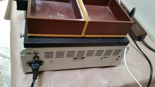 J-Kem MaxQ 2000/BTS-3500 Digitaler Schüttler mit 4 x 5,4"x4,5" Block Plattform funktioniert - Bild 5 von 10