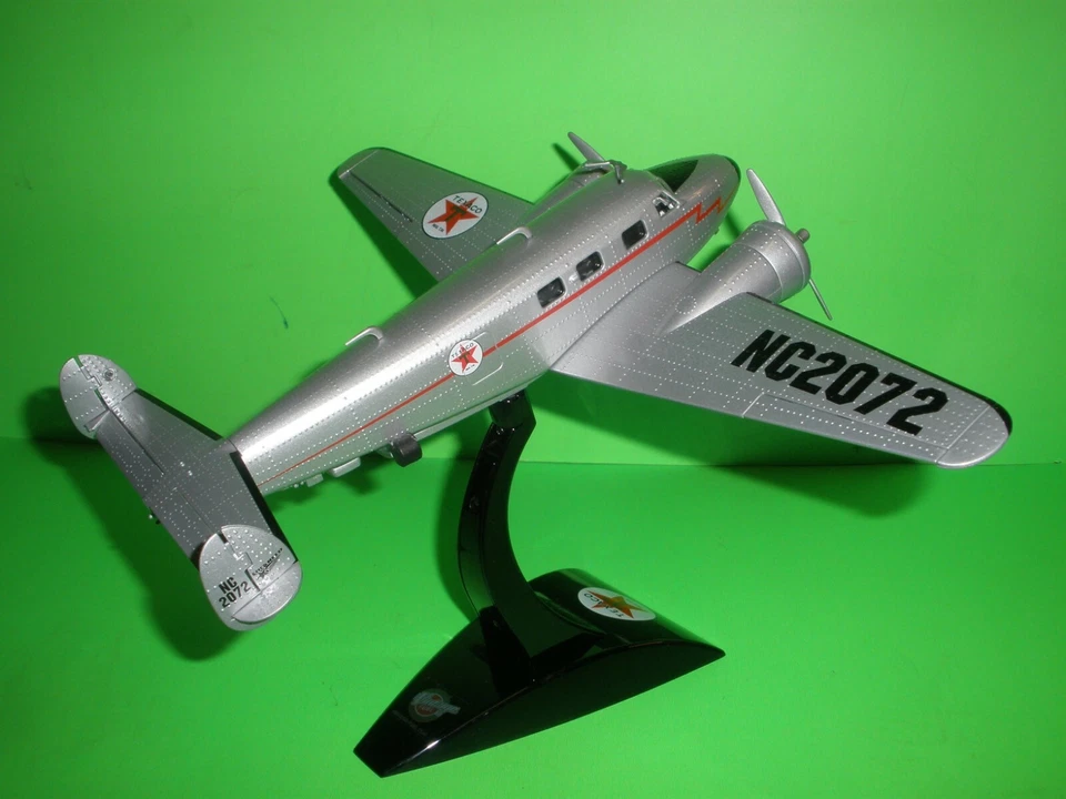 #17 WINGS OF TEXACO LOCKHEED 12A ELECTRA JR. AIRPLANE REG ED ((( FAC SEALED ))) - Image 4 of 4