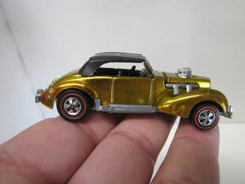 HOT WHEELS REDLINE CLASSIC CORD * RARE GOLD COLOR * NICE CAR ! ORIGINAL ROOF
