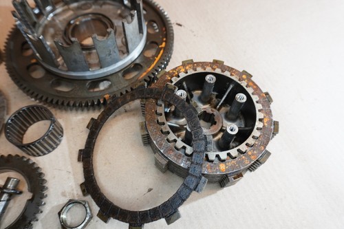 Suzuki Gsxr gsxr400 400 GK71 1986 clutch basket DAMAGED engine motor - Picture 4 of 12