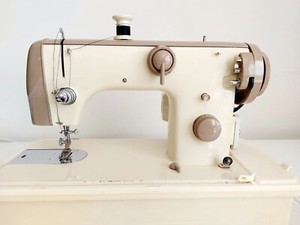 Vintage Koffer-Nähmaschine ACEC Model UV 435 mit Zubehör, voll-funktionsfähig