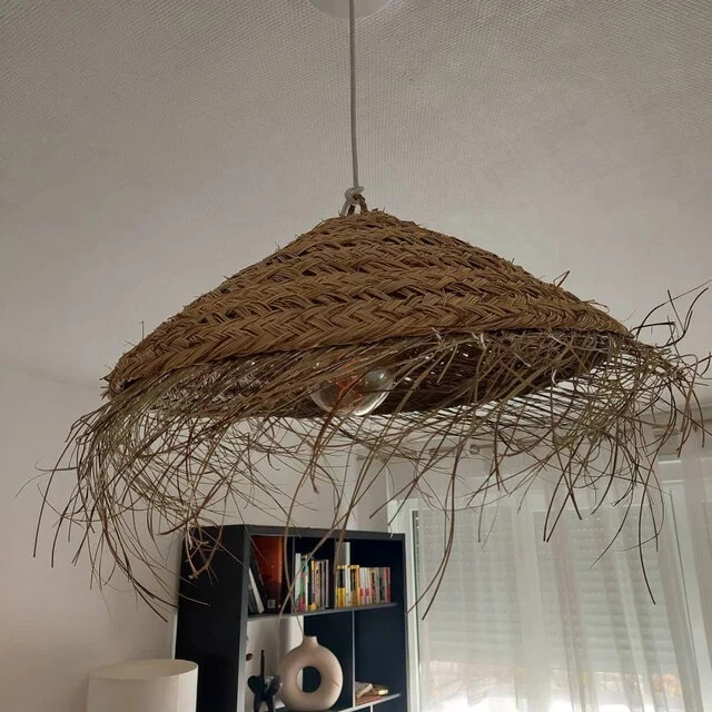 Forma de suspensión sombrilla en paja doum fibras naturales trenzadas - Lámparas marroquíes Foto 2 de 4