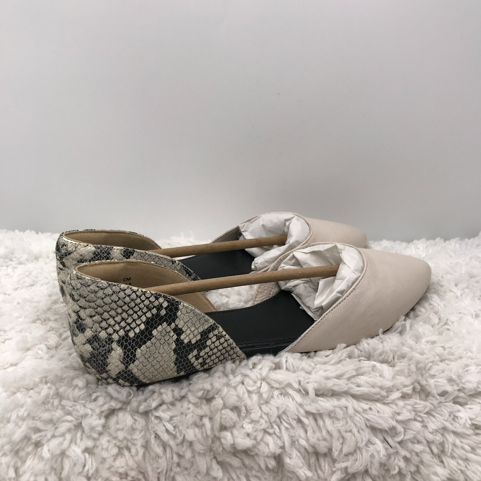 Hush Puppies Shoes Womens 7 Loafers  Sadie D'Orsay Ivory Snake leather Slip-on