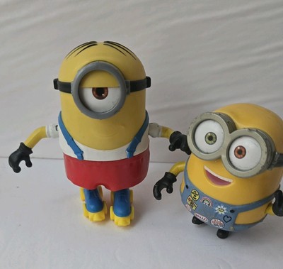 Set Of 2 Minions With Moving Hands And Feet 