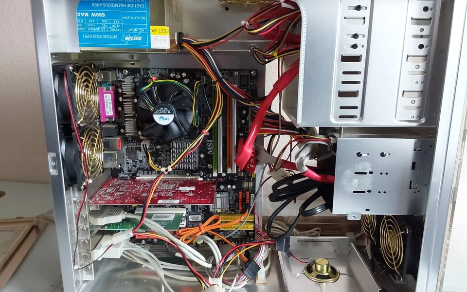 Retro Gaming PC MSI MS-7208 N1996 MoBa intel Pentium 4 350 2GB Nvidia GT 6600 - Image 4 of 4