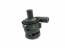 Pompe à eau Mercedes 320