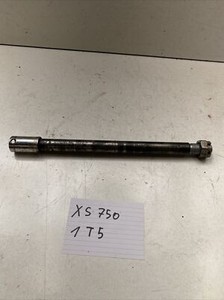 Yamaha XS 750 1T5 Steckachse Hinten Hinterradachse Kardanachse