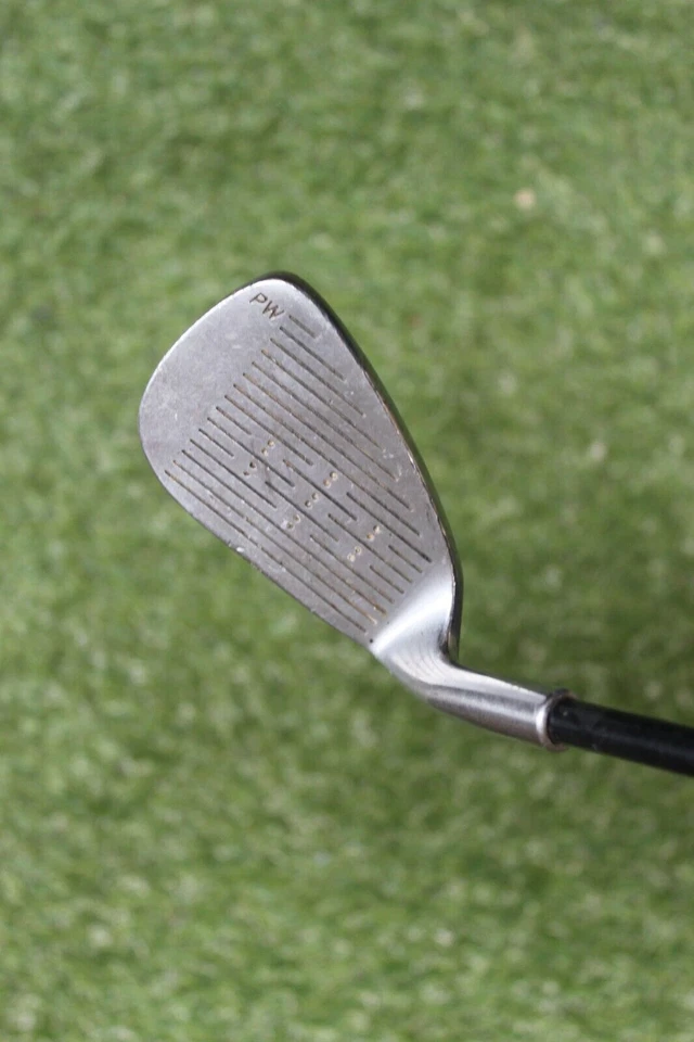 Square two power circle graphite shaft PW pitching wedge iron golf club - Image 2 of 4