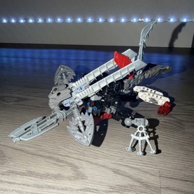 Lego Bionicle Piraka 8764 VEZON & FENRAKK - Incomplete Extra Random