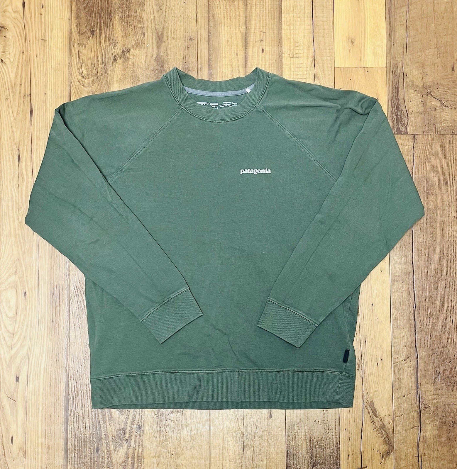 Patagonia Mens Forest Green Graphic Print Crewneck Sweatshirt Size Large Eco-Friendly Soft Casual Pullover