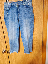 Time And Tru Faded Womens Jean Stretch Capri with Back Pockets Size 14