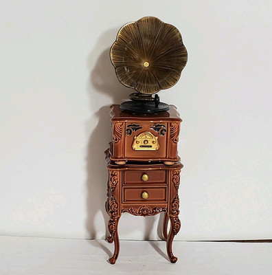 PLAYS REAL MUSIC Dollhouse Vintage Victorian Victrola Phonograph & Table 1/12