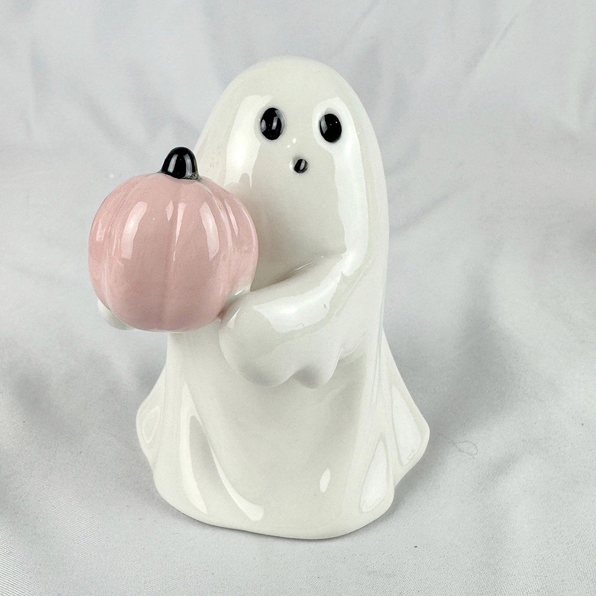 Target Hyde & EEK Halloween Bootiful Ceramic Ghost W/ Pink Pumpkin