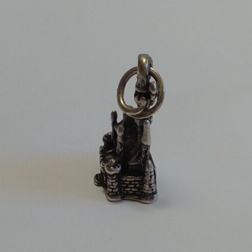 VINTAGE STERLING SILVER 3D DIMENSIONAL DISNEY SLEEPING BEAUTY CASTLE CHARM View 2