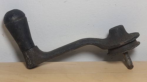 Antique Victrola / Cash Register / Machine Car Window Crank Handle       (B5)