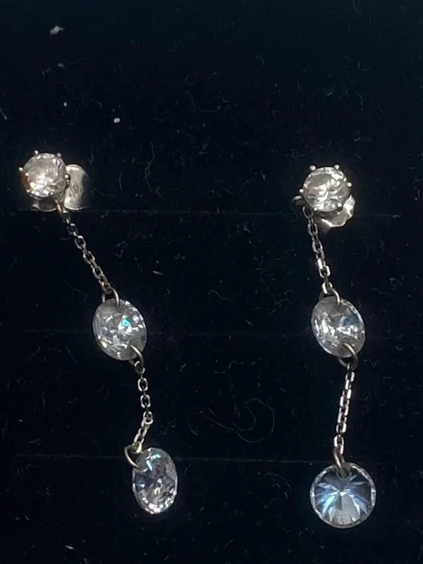 boucles d’oreilles pendantes en or blanc 18K - Photo 3/4