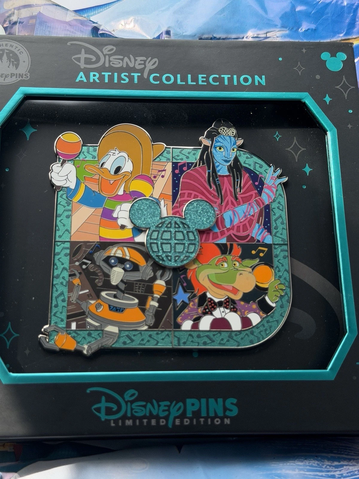 Disney Parks Artist Series Parks Disney World D Mascot Jumbo pin LE 2000