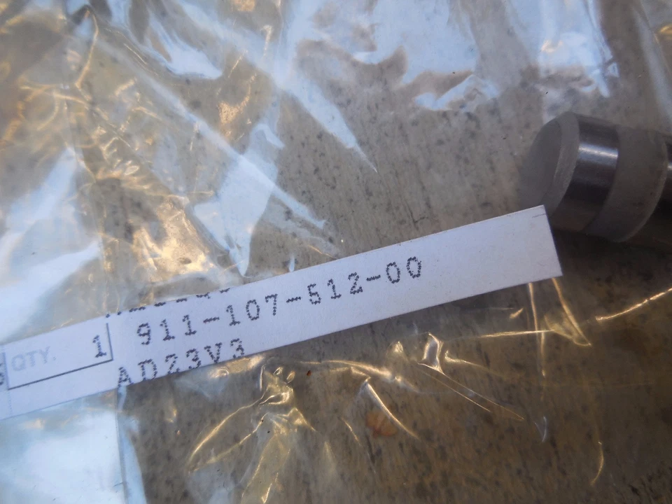 Válvula de alivio de presión de aceite Porsche 911 / 930 (pistón) NUEVA #NS Foto 3 de 3