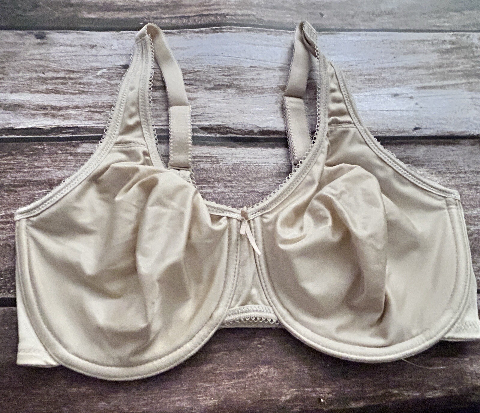 Wacoal Damen Basic Beauty Contour BH – Nahtloser, Undurchsichtiger BH Mit Support