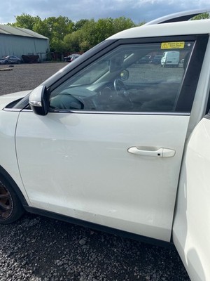 Front door Left 2018 SsangYong Tivoli White