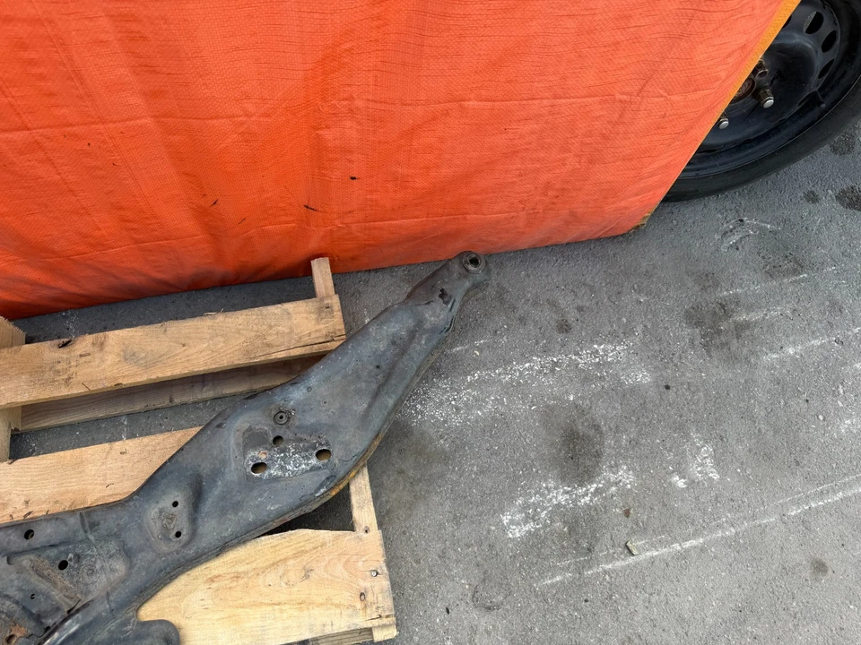 14-20 INFINITI Q50 17-20 Q60 AWD TRACCIÓN TOTAL - SUBCHASIS DELANTERO PLACA DE DESLIZAMIENTO 316 Foto 2 de 4