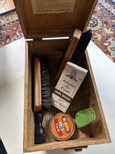 Cavalier Shoe Care Kit Wooden Box w/ Brushes, Kiwi Tan Polish, Meltonian Cream