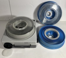 German Kodak AG Carousel-S Slide Projector  Cord  3-Trays  No Remote Tested