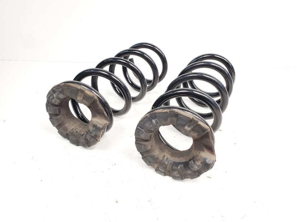 CONJUNTO DE MOLAS HELICOIDAIS TRASEIRAS NISSAN PATHFINDER 3.5L AWD 2017-2020 FABRICANTE DE EQUIPAMENTO ORIGINAL 34K MILHAS - Imagem 2 de 4