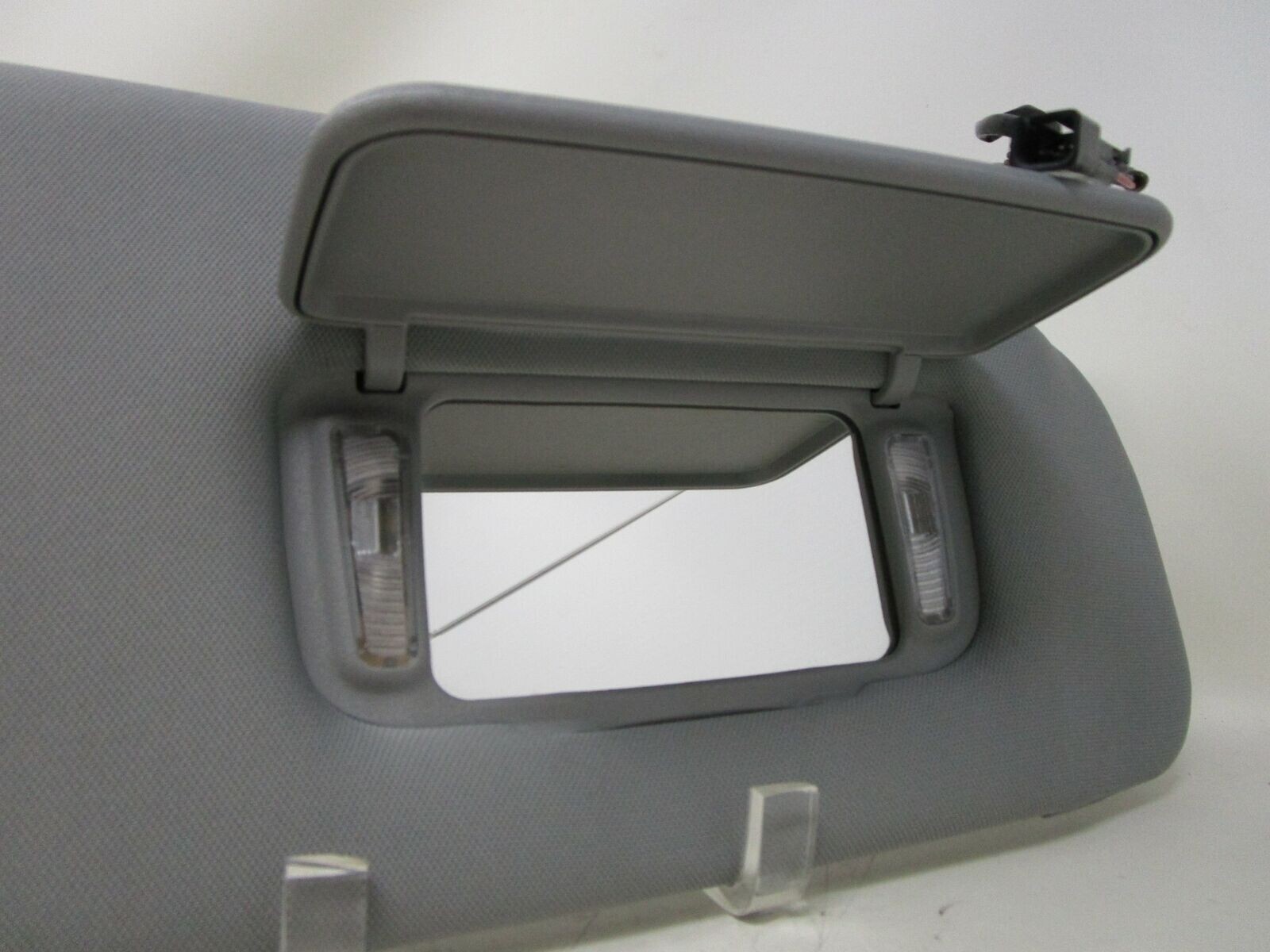 20052009 Buick LaCrosse Passenger Sun Visor Sunvisor Gray Illuminated