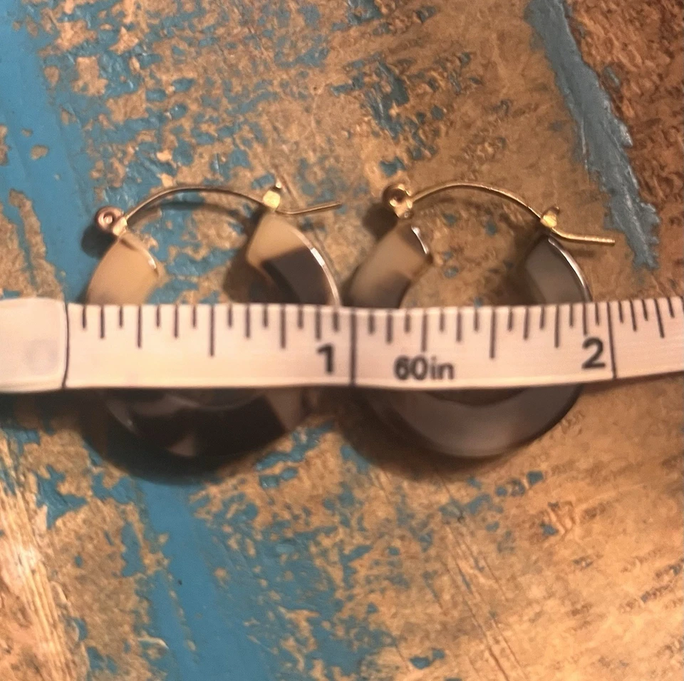 Tortoise Shell Hoop Earrings Acrylic Resin Gold Tone Snap Closures Elegant - Image 2 of 4