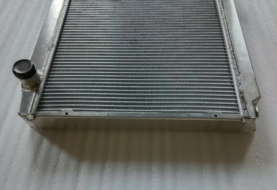 Radiador de aluminio para Mercedes-Benz R107 280SL sin CA 5 velocidades 1974-1985 Foto 3 de 4