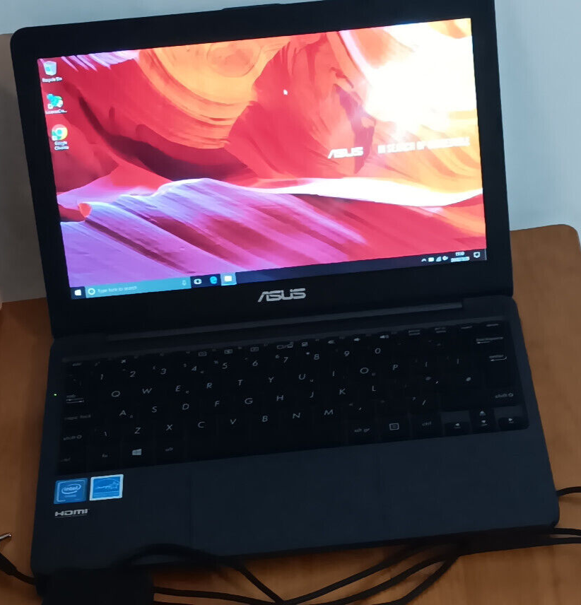 ASUS VivoBook E203NA ノートPC 中古】 ASUS エイスース 11.6型ノート
