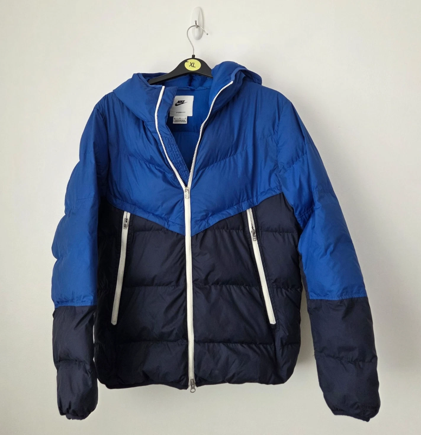 Nike Storm Fit Jacket Mens Size Medium Blue Hooded Puffer Padded Coat
Opens in a new window or tab