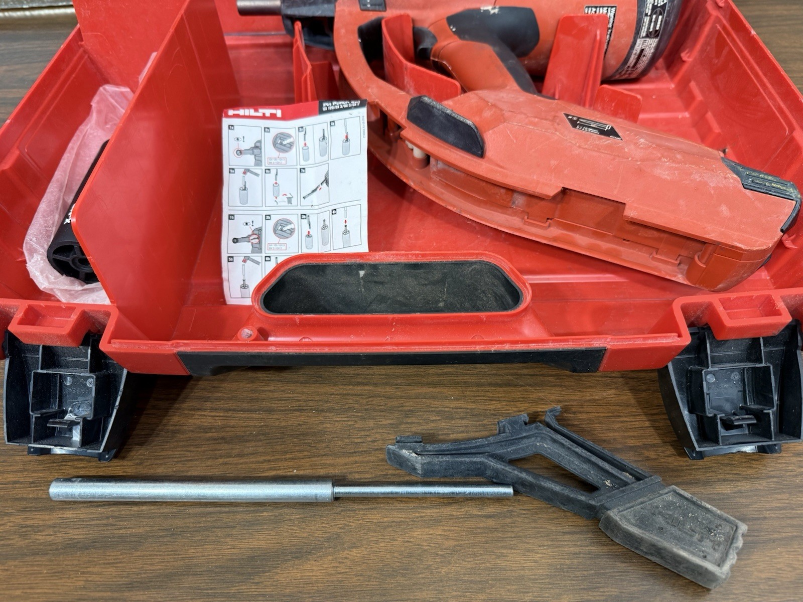 HILTI GX-3 Gas-Actuated Fastening Tool Nailer Nail Gun w Case. UNTESTED