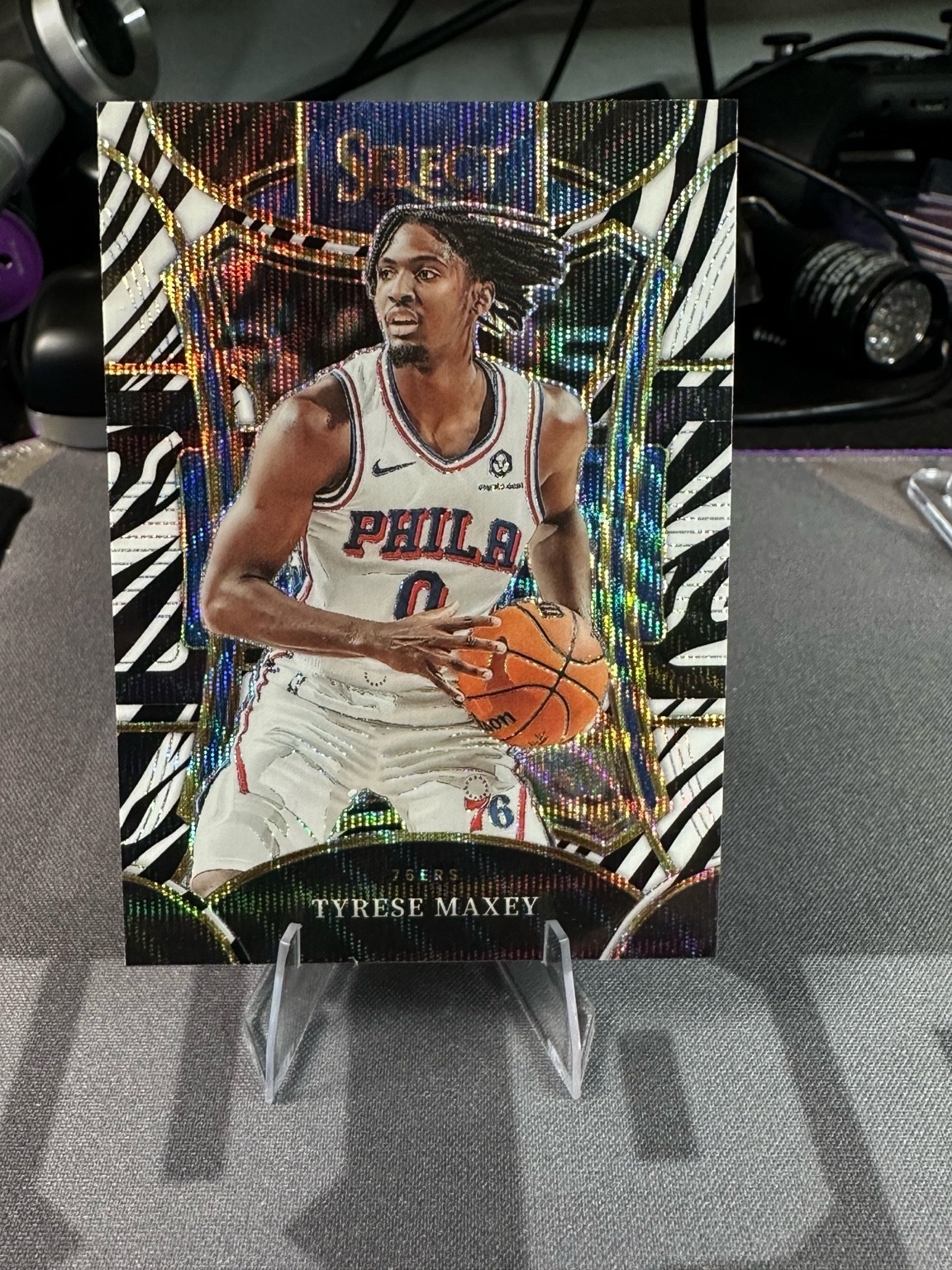2023-24 Panini Select Tyrese Maxey Zebra Mezzanine Prizm #357 – 76ers