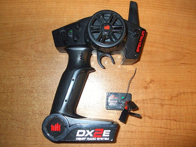 Spektrum 2.4ghz DX2E DSMR 2ch Radio Transmitter + SR200WP receiver combo/traxxas