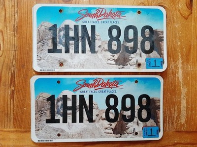 2 x Originale USA Nummernschilder aus SOUTH DAKOTA - The Mount Rushmore State*