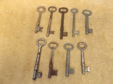 Lot of 9 Vintage SKELETON KEYS  solid barrels