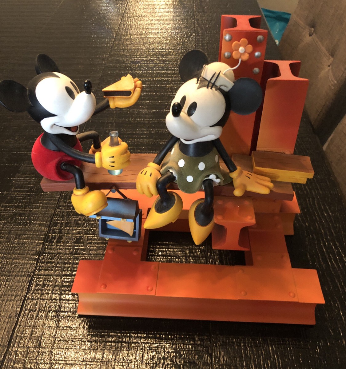 Disney Mickey Minnie Mouse Classic Big Figurine Building