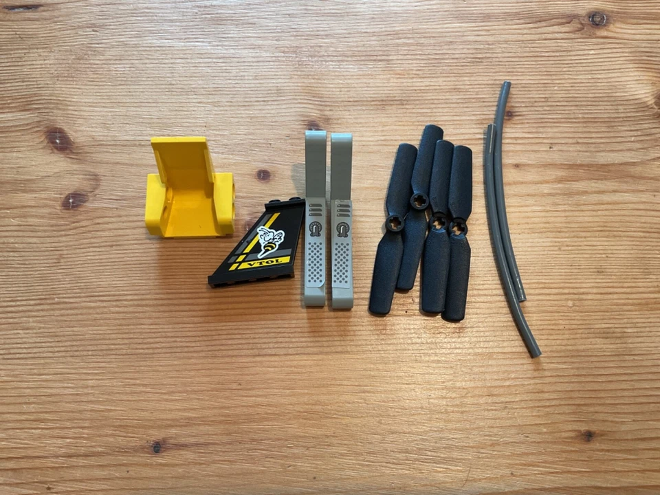 LEGO Technic 8222 V-TOL, photo 3 of 5