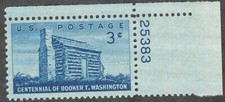 US. 1074. Log Cabin. Booker T. Washington (1856-1915) Black Educator. Pl#. MNH.