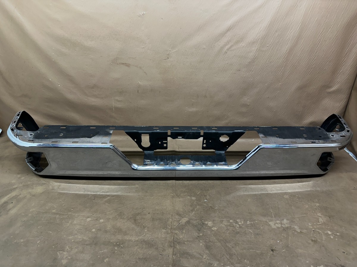 2019-2024 GMC SIERRA 1500 REAR BUMPER COVER SINGLE EXHAUST CHROME