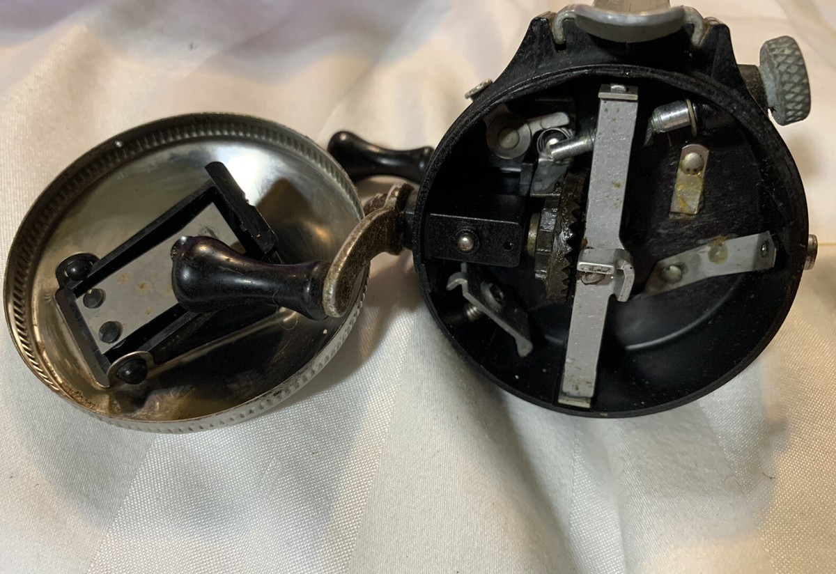 Moulinet De Pêche Vintage Zebco 33 - Métal, Un Rivet, Coulée - Made In USA